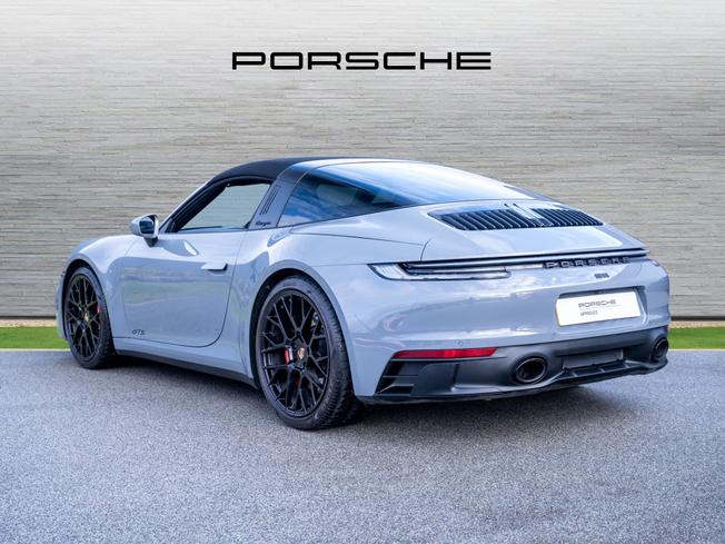 PORSCHE 911 Photo 9