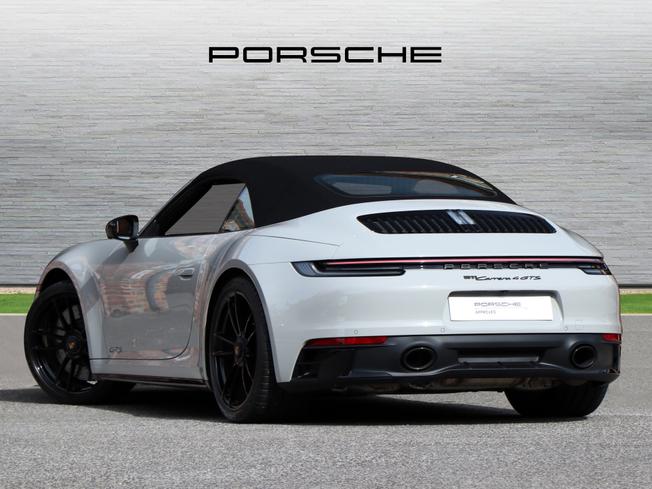 PORSCHE 911 Photo 2