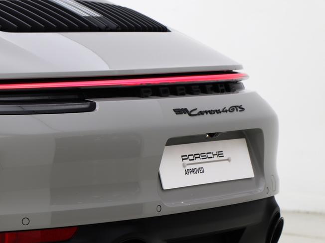 PORSCHE 911 Photo 20