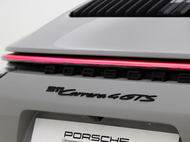 PORSCHE 911 Photo 23