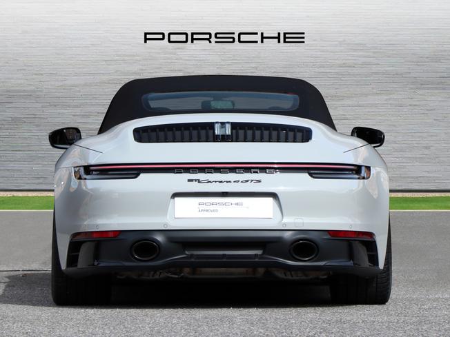 PORSCHE 911 Photo 8