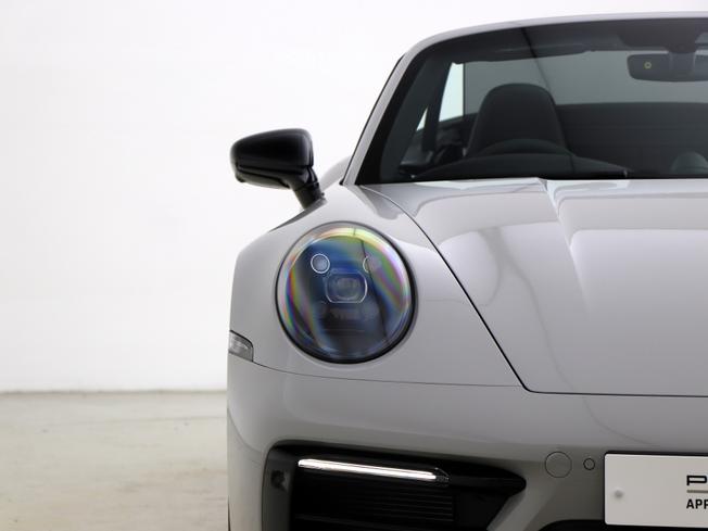 PORSCHE 911 Photo 9
