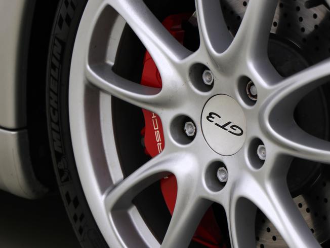 PORSCHE 911 Photo 15