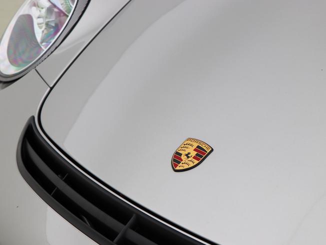 PORSCHE 911 Photo 17