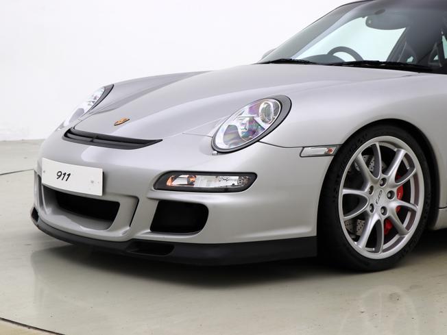 PORSCHE 911 Photo 18