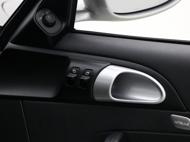 PORSCHE 911 Photo 32