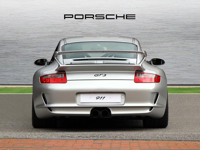 PORSCHE 911 Photo 8