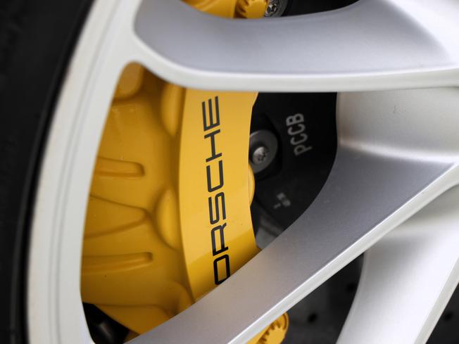 PORSCHE 911 Photo 15