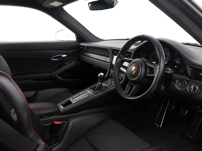 PORSCHE 911 Photo 32