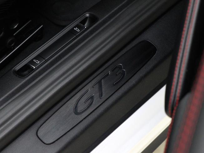 PORSCHE 911 Photo 35