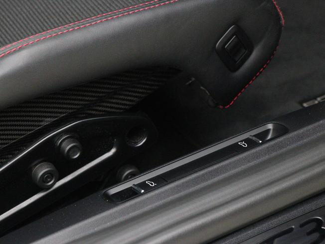 PORSCHE 911 Photo 36