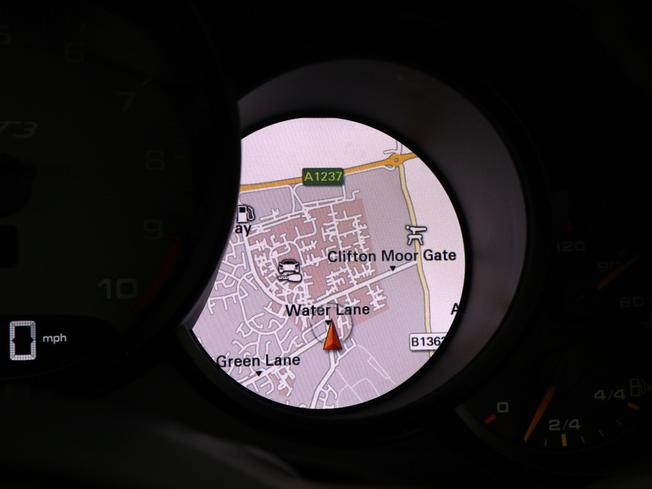 PORSCHE 911 Photo 43