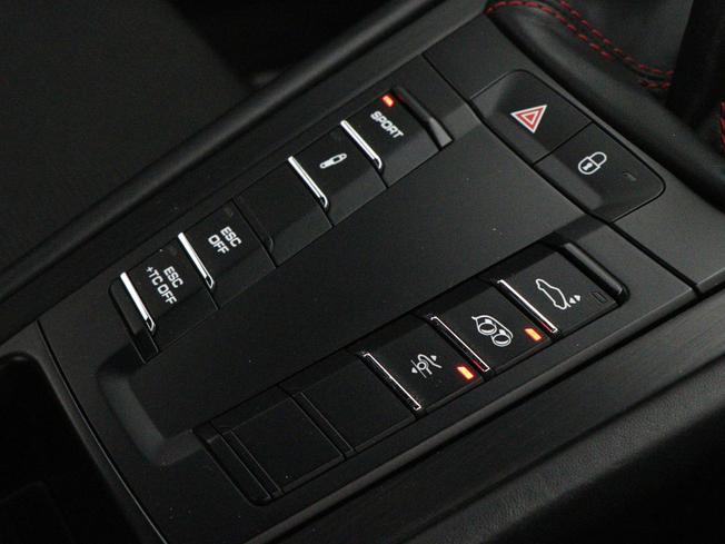 PORSCHE 911 Photo 47