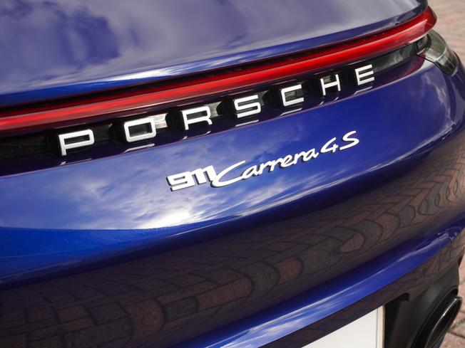 PORSCHE 911 Photo 42