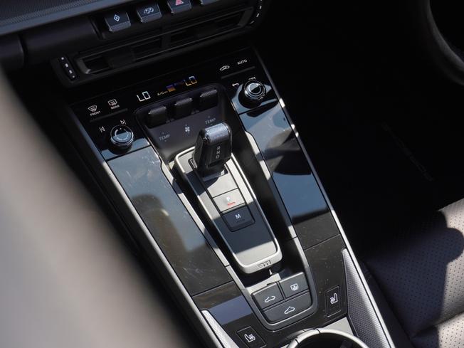 PORSCHE 911 Photo 28