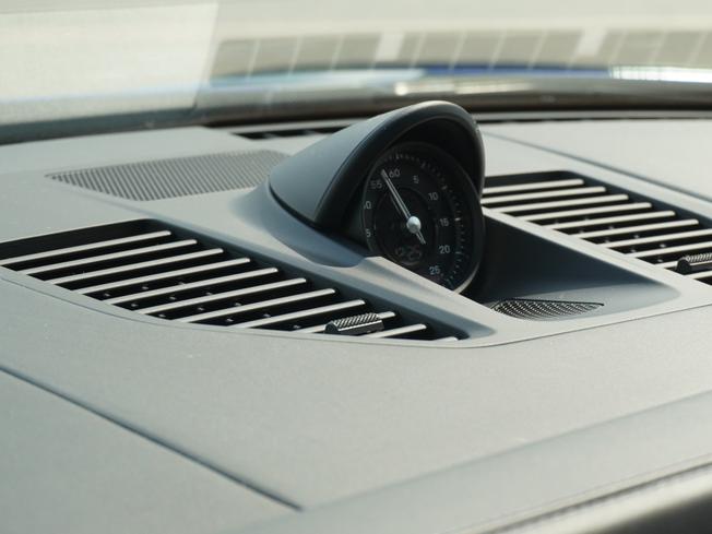 PORSCHE 911 Photo 29