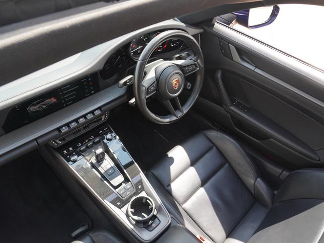PORSCHE 911 Photo 3
