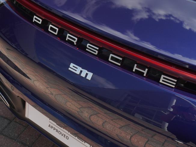 PORSCHE 911 Photo 38