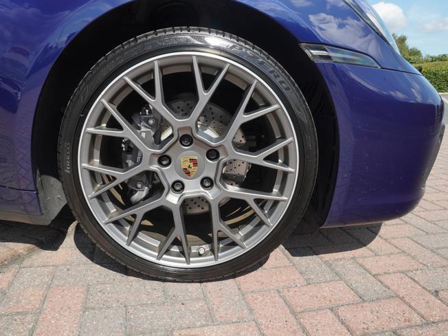 PORSCHE 911 Photo 4