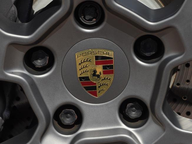 PORSCHE 911 Photo 40