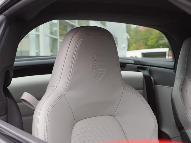 PORSCHE 911 Photo 13