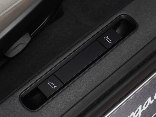 PORSCHE 911 Photo 15
