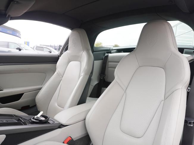 PORSCHE 911 Photo 32