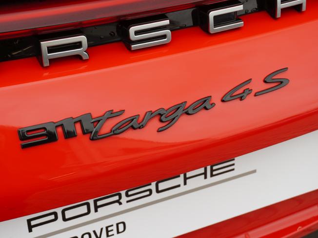 PORSCHE 911 Photo 34