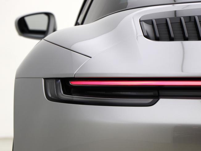 PORSCHE 911 Photo 19