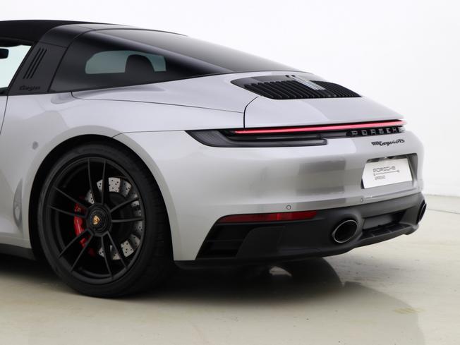 PORSCHE 911 Photo 21