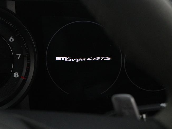 PORSCHE 911 Photo 36