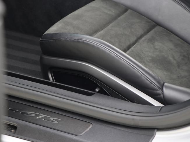 PORSCHE 911 Photo 49