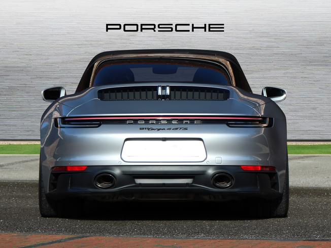 PORSCHE 911 Photo 8