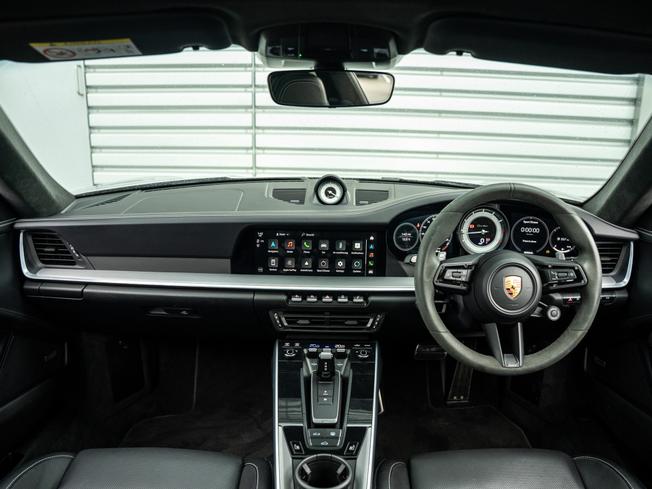 PORSCHE 911 Photo 12