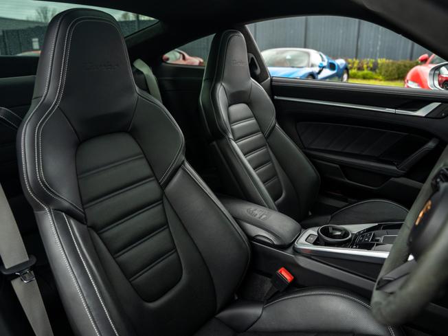 PORSCHE 911 Photo 13