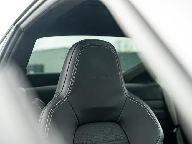 PORSCHE 911 Photo 14