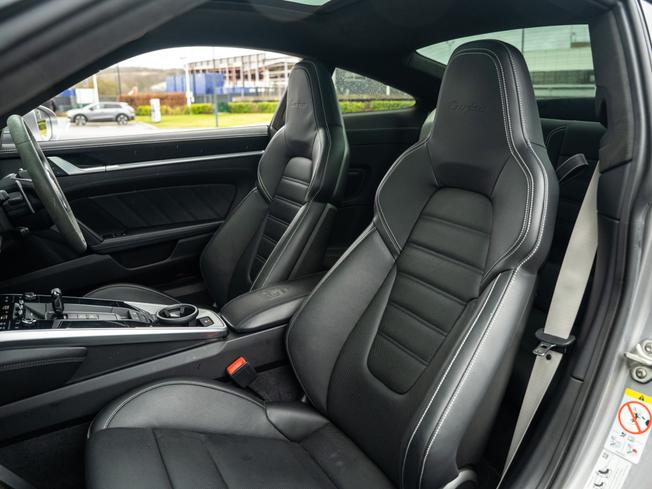 PORSCHE 911 Photo 16