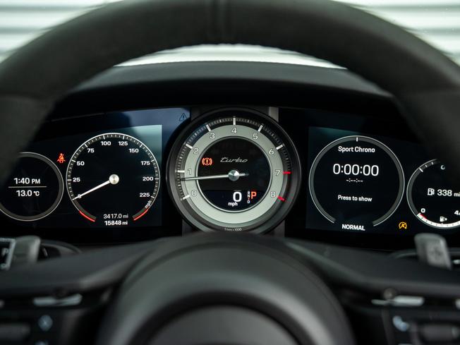 PORSCHE 911 Photo 18