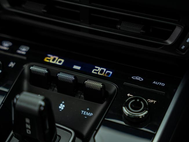 PORSCHE 911 Photo 19