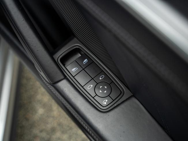 PORSCHE 911 Photo 23