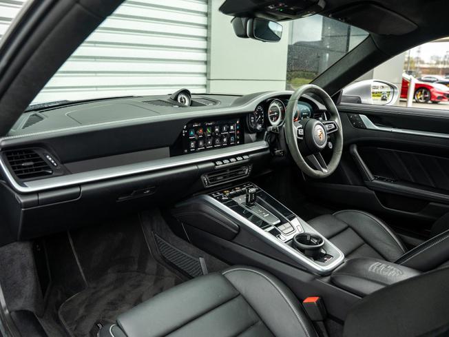 PORSCHE 911 Photo 3
