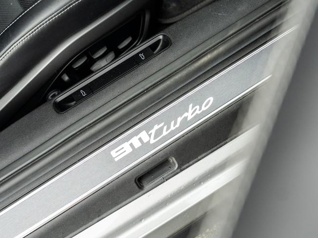 PORSCHE 911 Photo 30