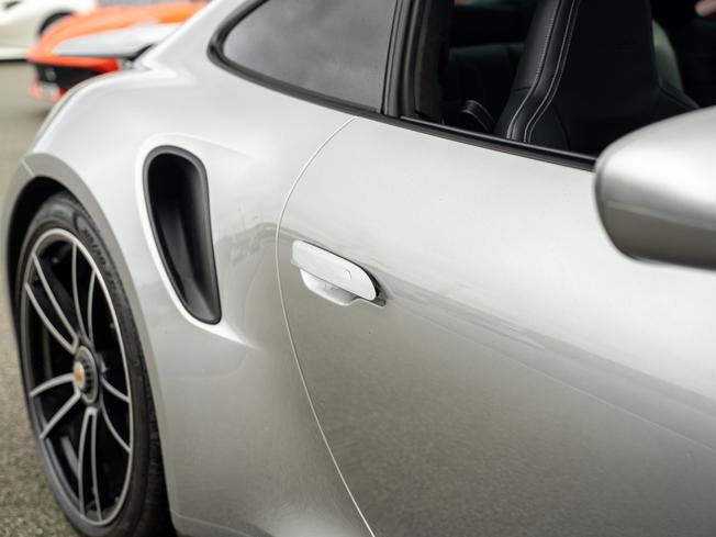 PORSCHE 911 Photo 34