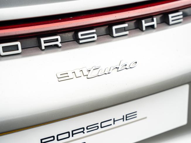 PORSCHE 911 Photo 36