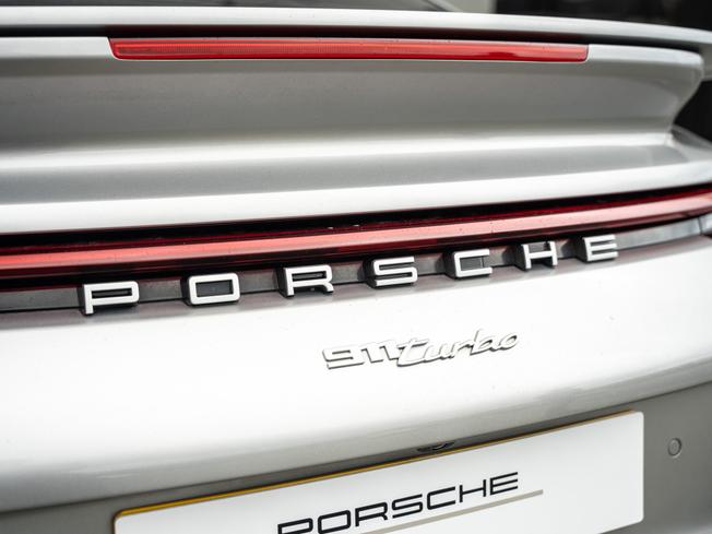 PORSCHE 911 Photo 37