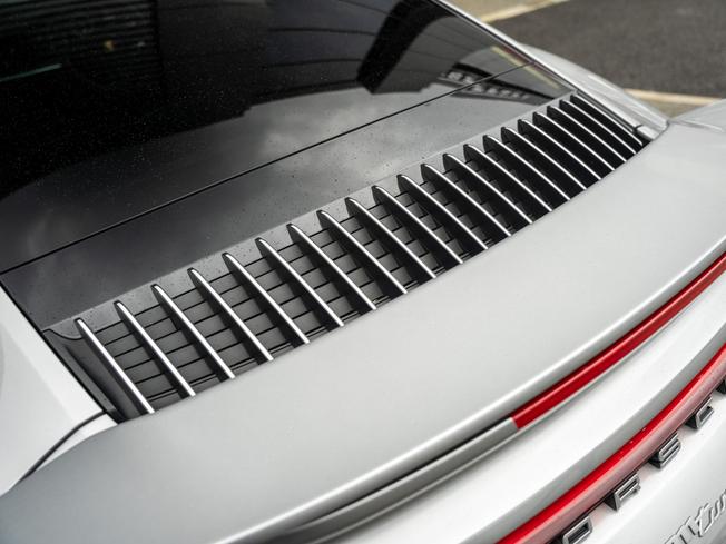 PORSCHE 911 Photo 38