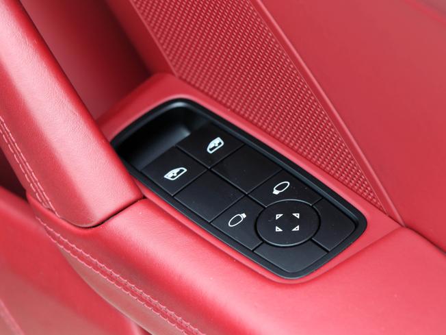 PORSCHE 911 Photo 28
