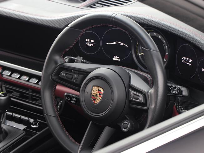 PORSCHE 911 Photo 31