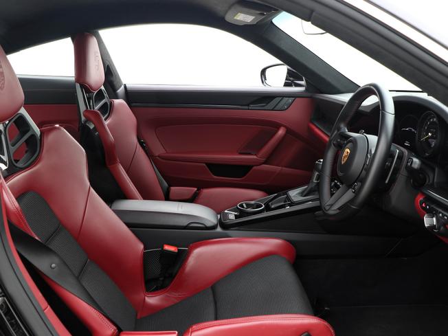 PORSCHE 911 Photo 36