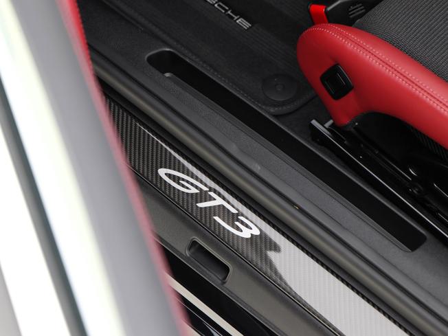 PORSCHE 911 Photo 37
